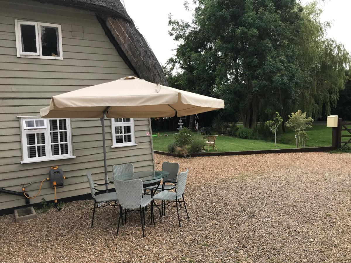 Old Thatch Bambers Green Takeley Екстериор снимка